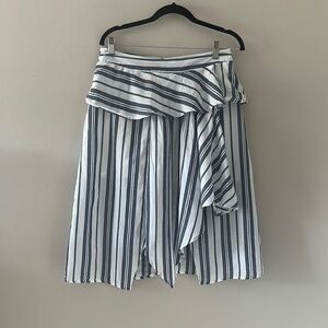 Walter Baker Cotton Blue & White Striped
Asymmetrical Midi Skirt w/Ruffles Sz 8